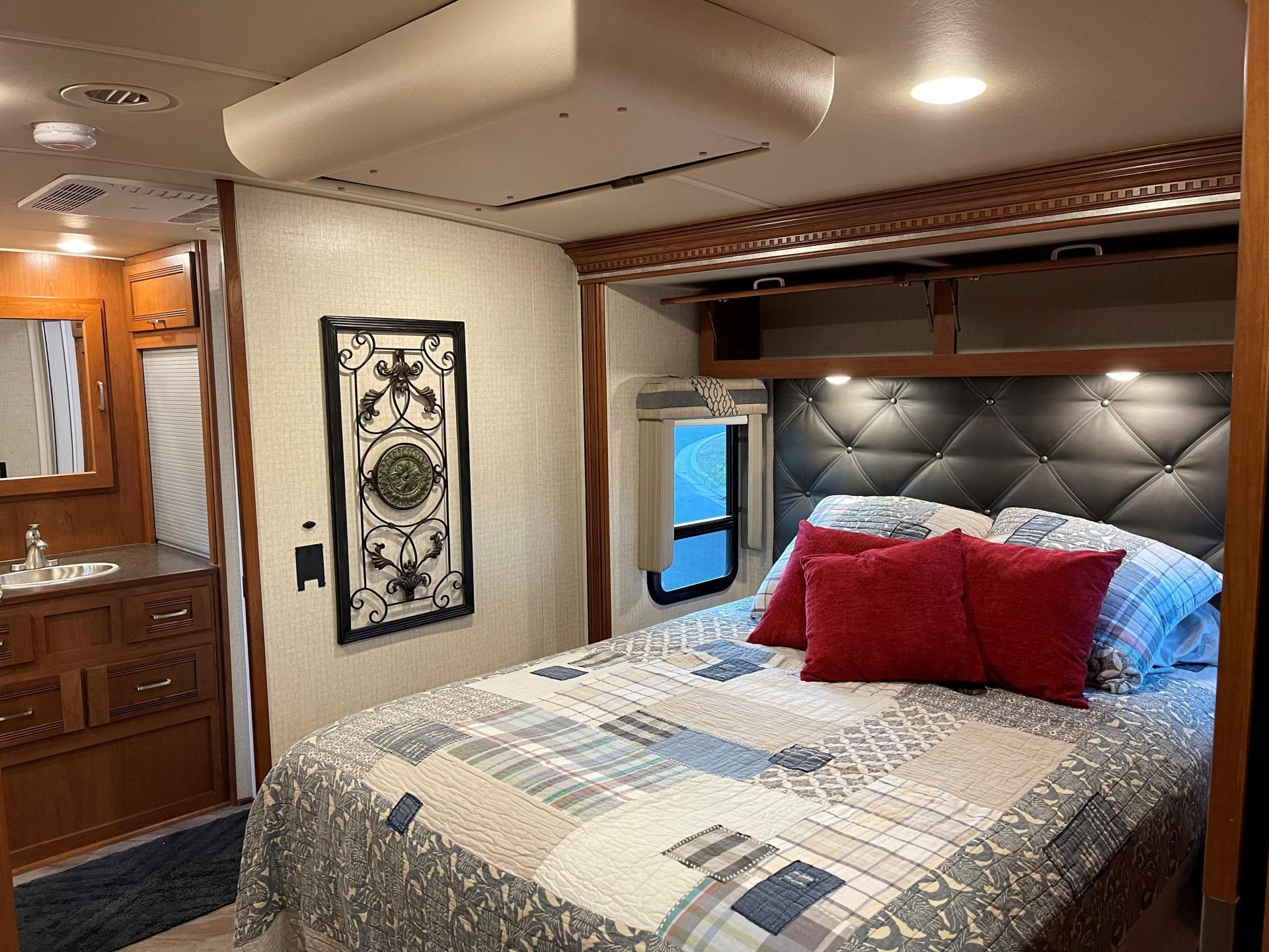 2017 Winnebago Forza 38w