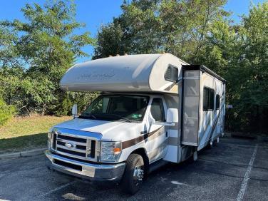 2015 Thor Motor Coach Four Winds 28z