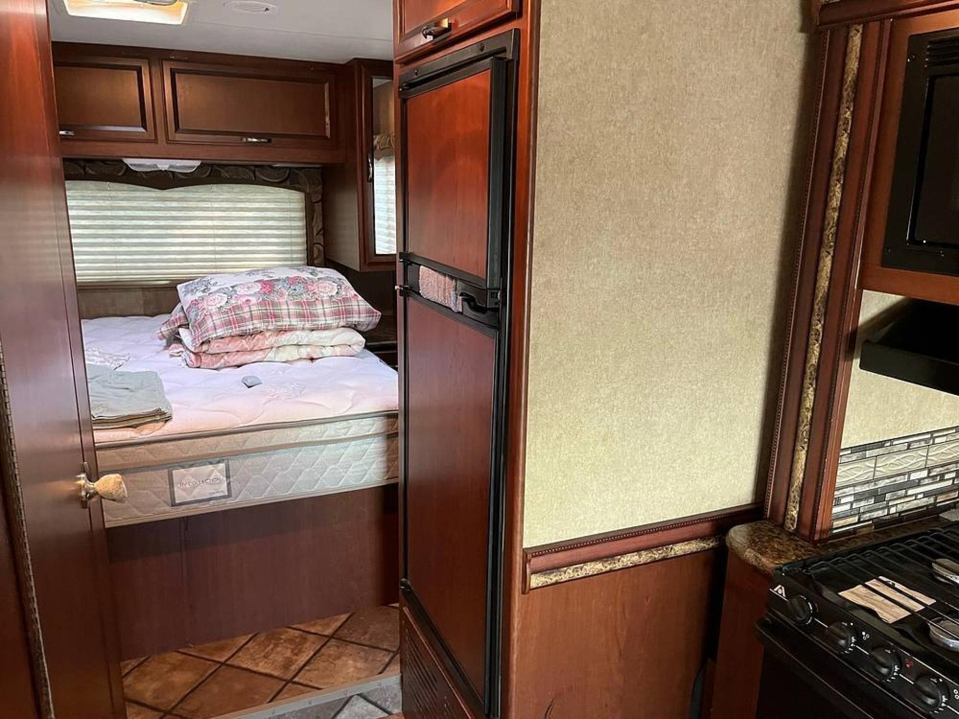 2015 Thor Motor Coach Four Winds 28z
