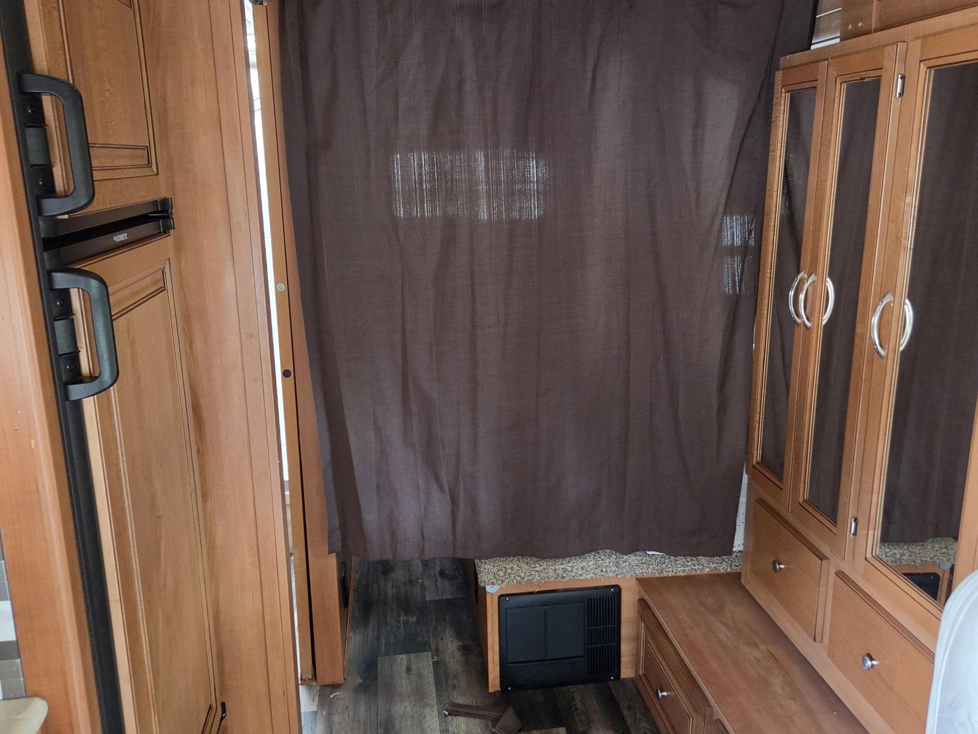 2017 Nexus RV Viper 25v