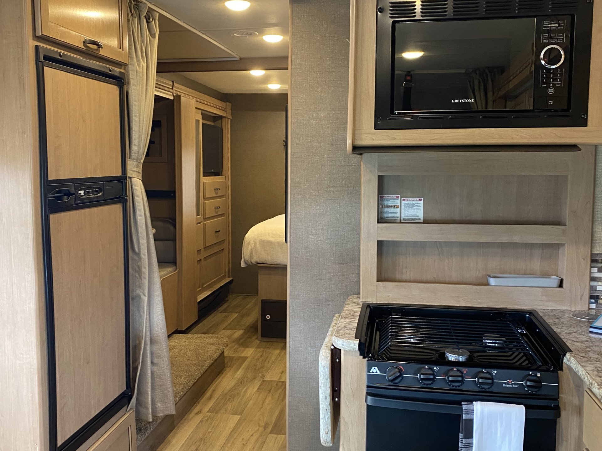 2018 THOR MOTOR COACH FOUR WINDS 30D