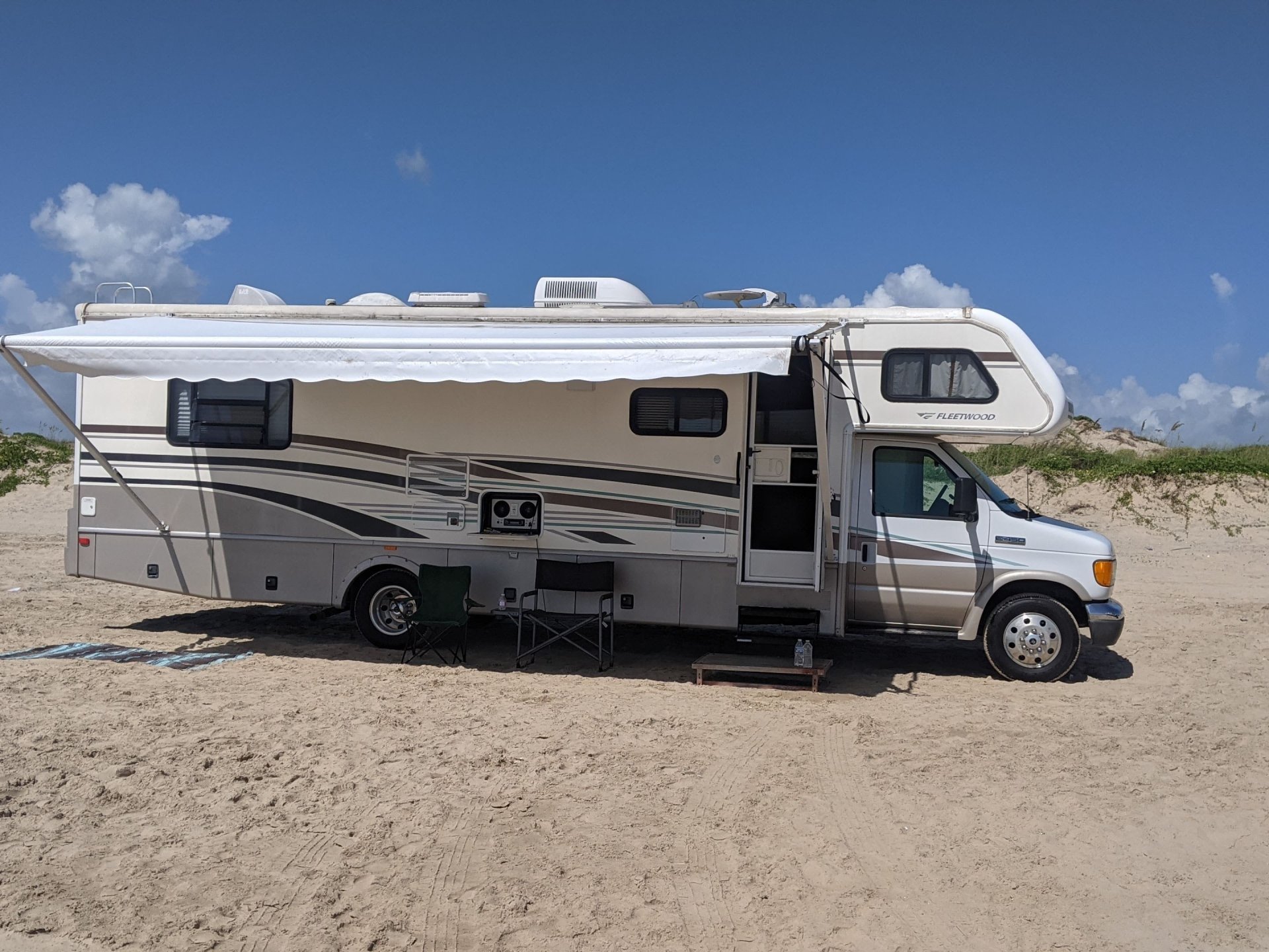2006 FLEETWOOD JAMBOREE GT 31W