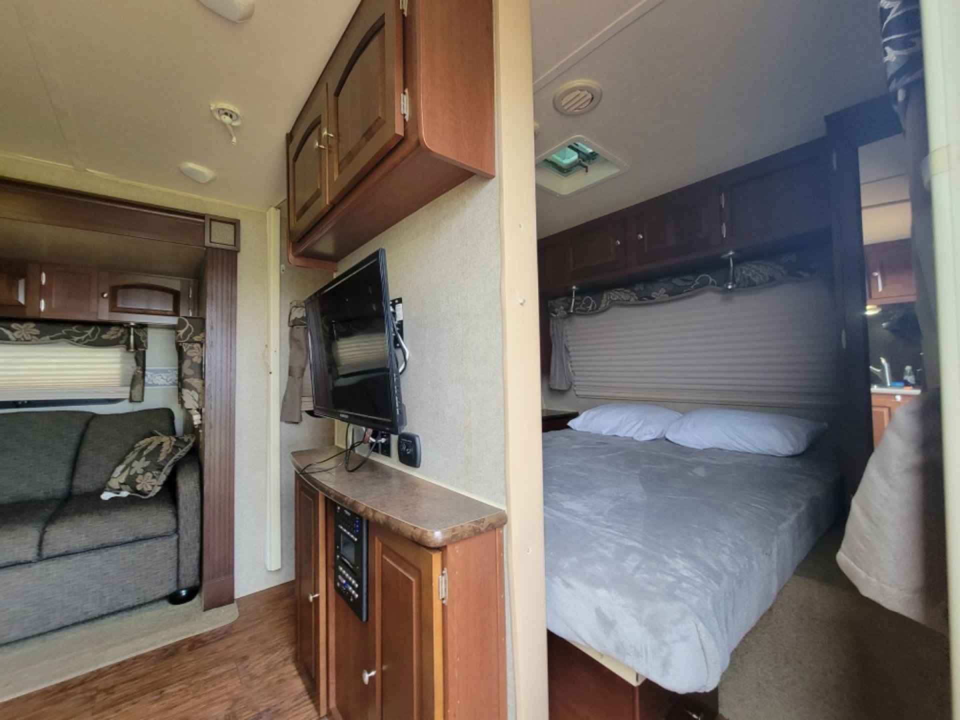 2015 FOREST RIVER ROCKWOOD ULTRA LITE 2905SS