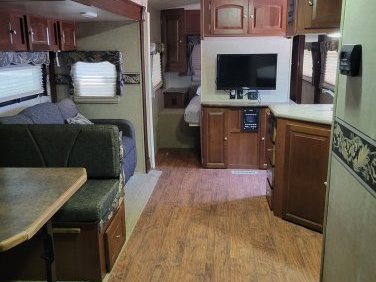 2015 FOREST RIVER ROCKWOOD ULTRA LITE 2905SS