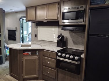 2019 Coleman Lantern 263BH