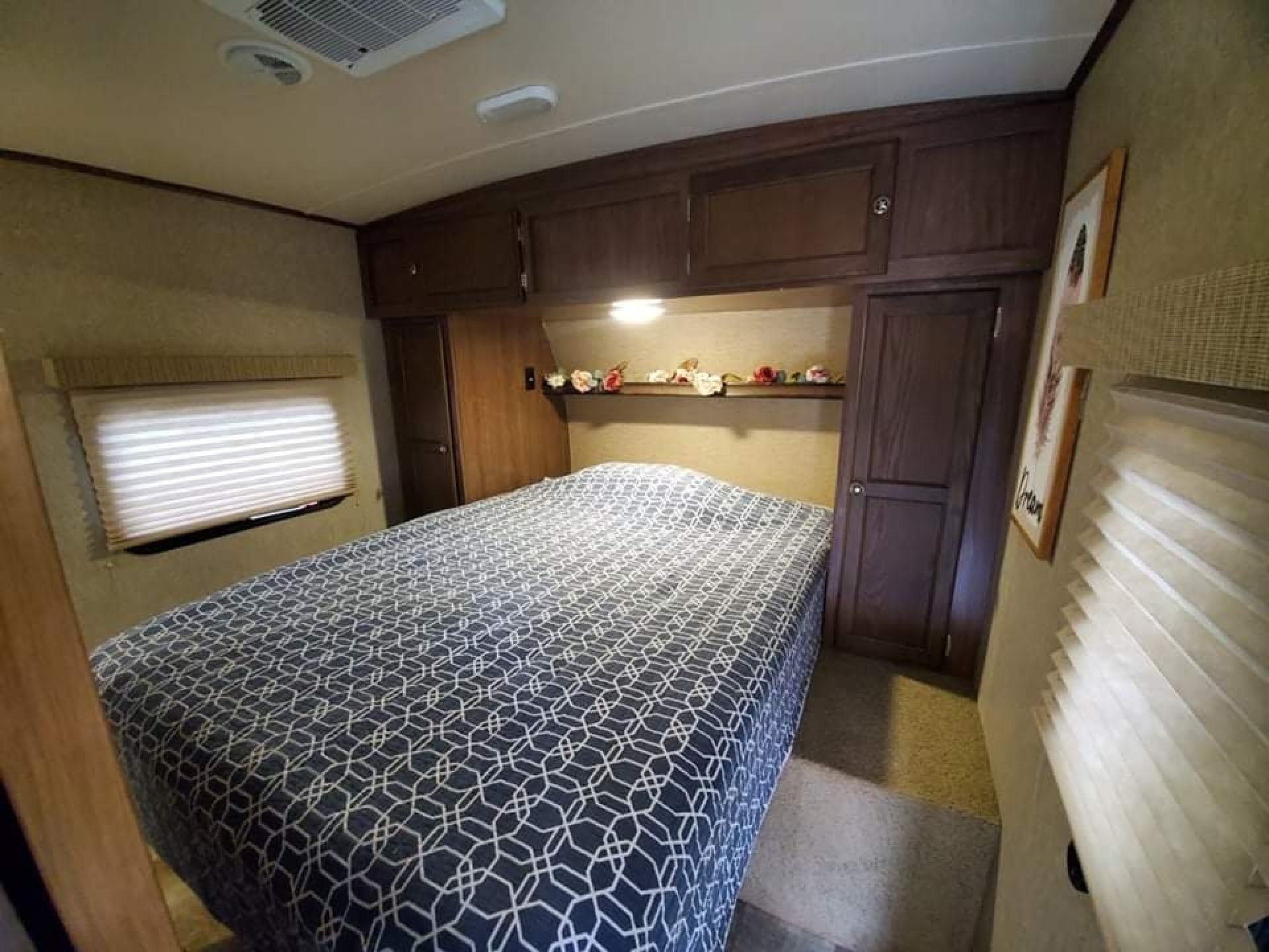2015 FOREST RIVER SOLAIRE ECLIPSE 317BHSK