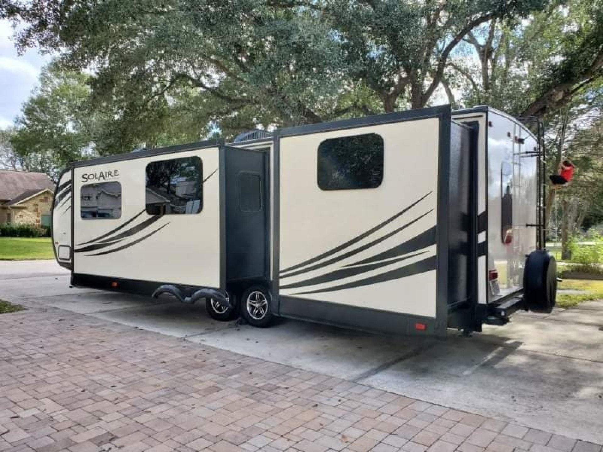 2015 FOREST RIVER SOLAIRE ECLIPSE 317BHSK
