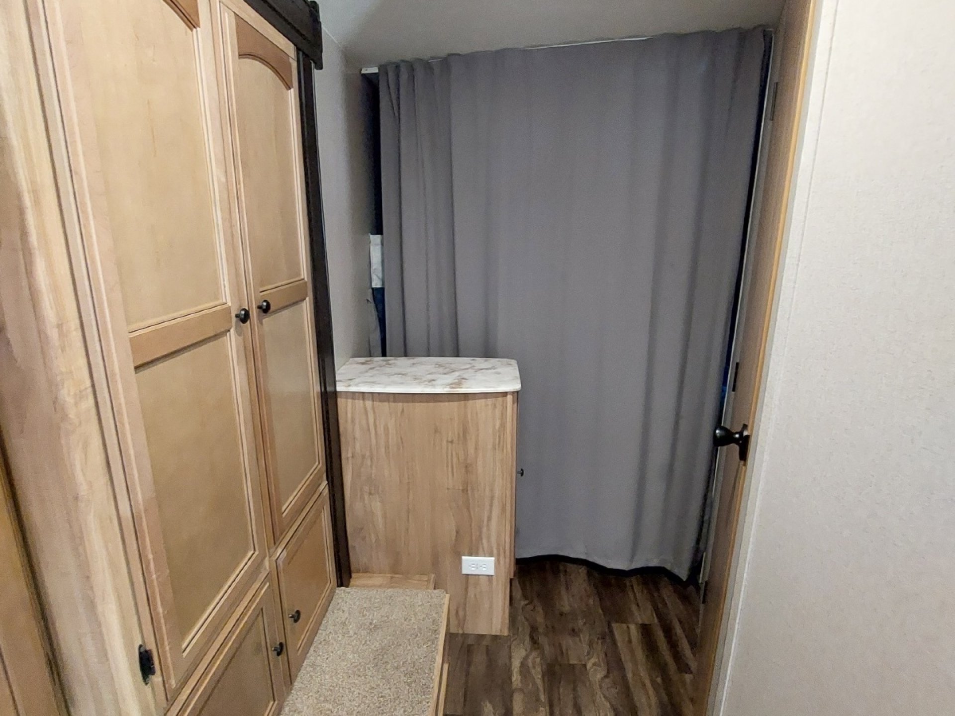 2019 COACHMEN  Freedom Express  246 RKS 