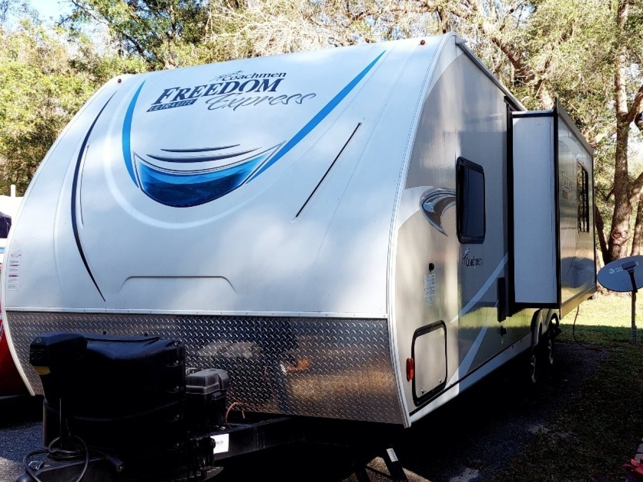 2019 COACHMEN  Freedom Express  246 RKS 