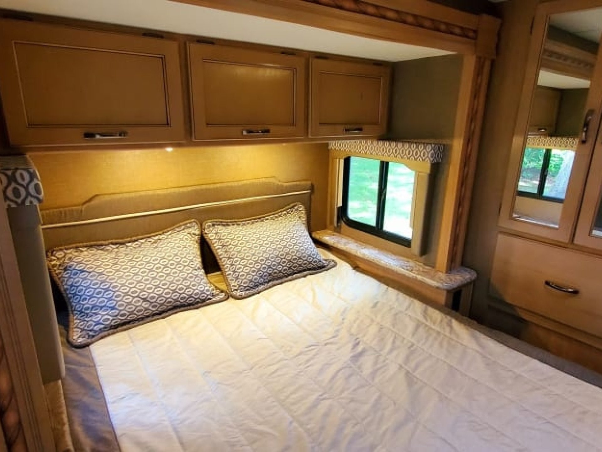 2018 THOR MOTOR COACH FREEDOM ELITE 22FE