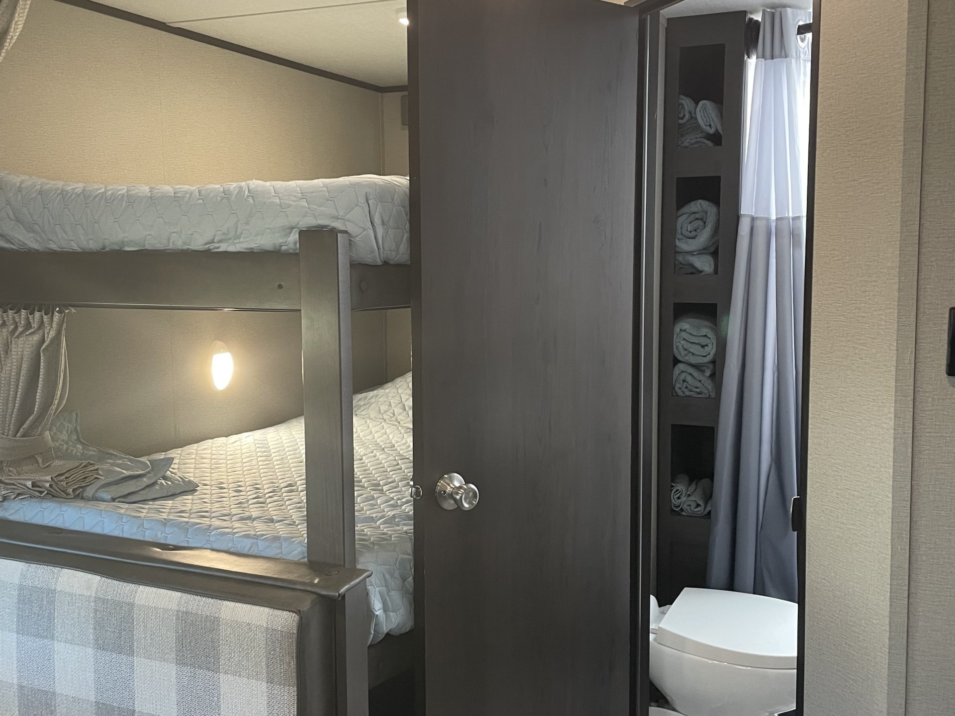 2021 GRAND DESIGN TRANSCEND XPLOR 261BH - Good Sam RV Rentals