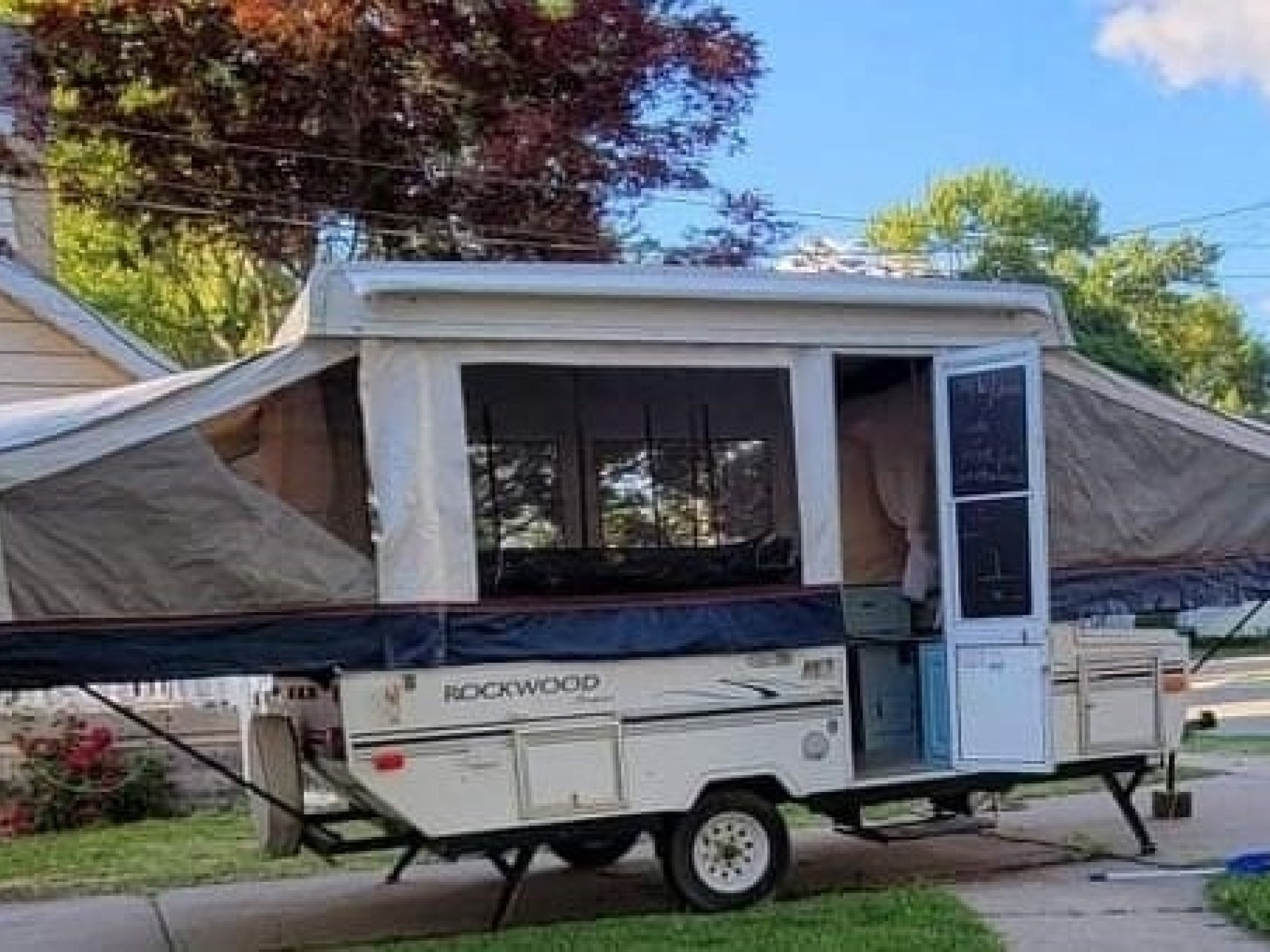 2002 FOREST RIVER ROCKWOOD PREMIER 1904 