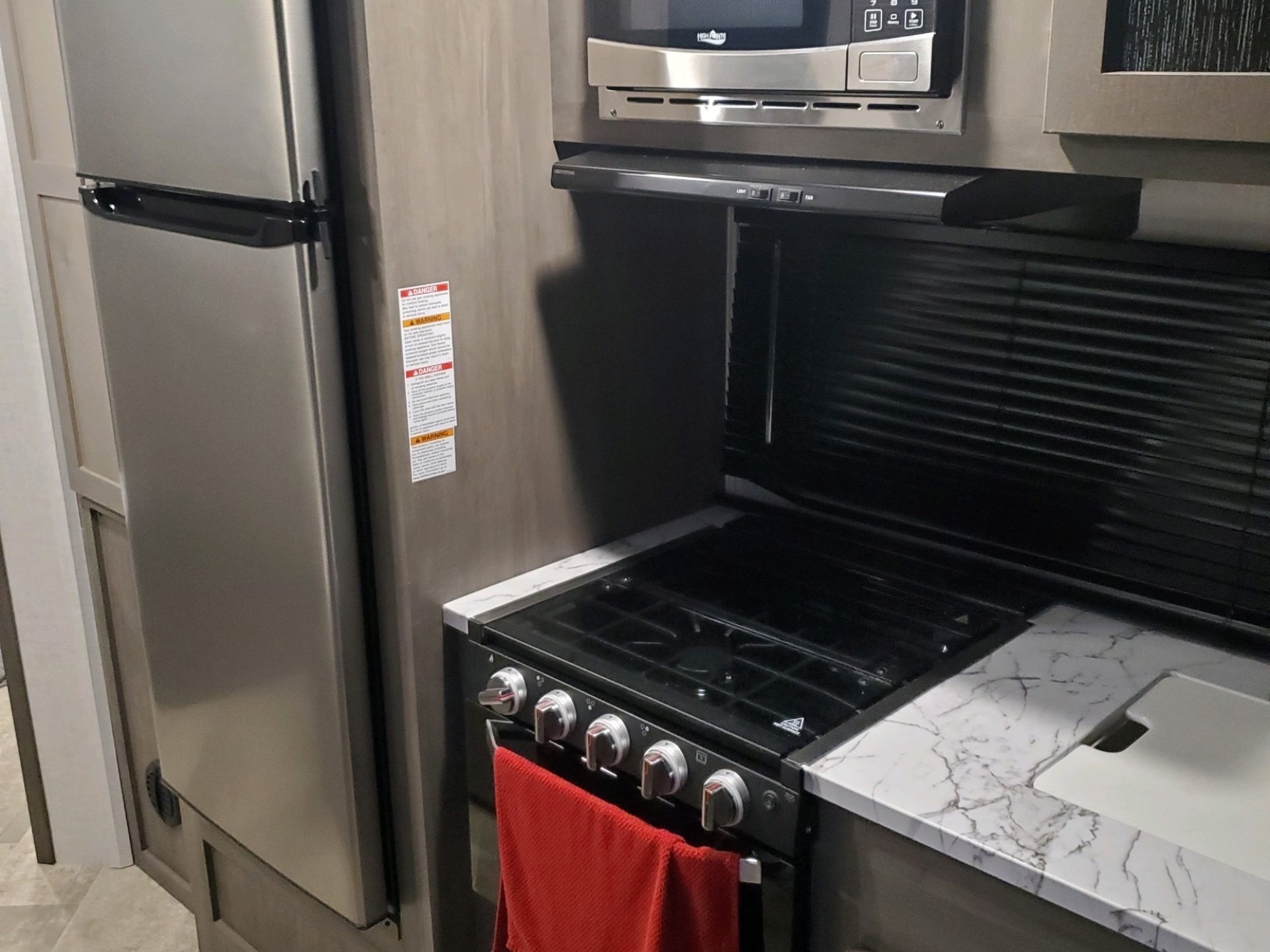 2021 Alta Trailer EastToWest Alt2100MBH-W