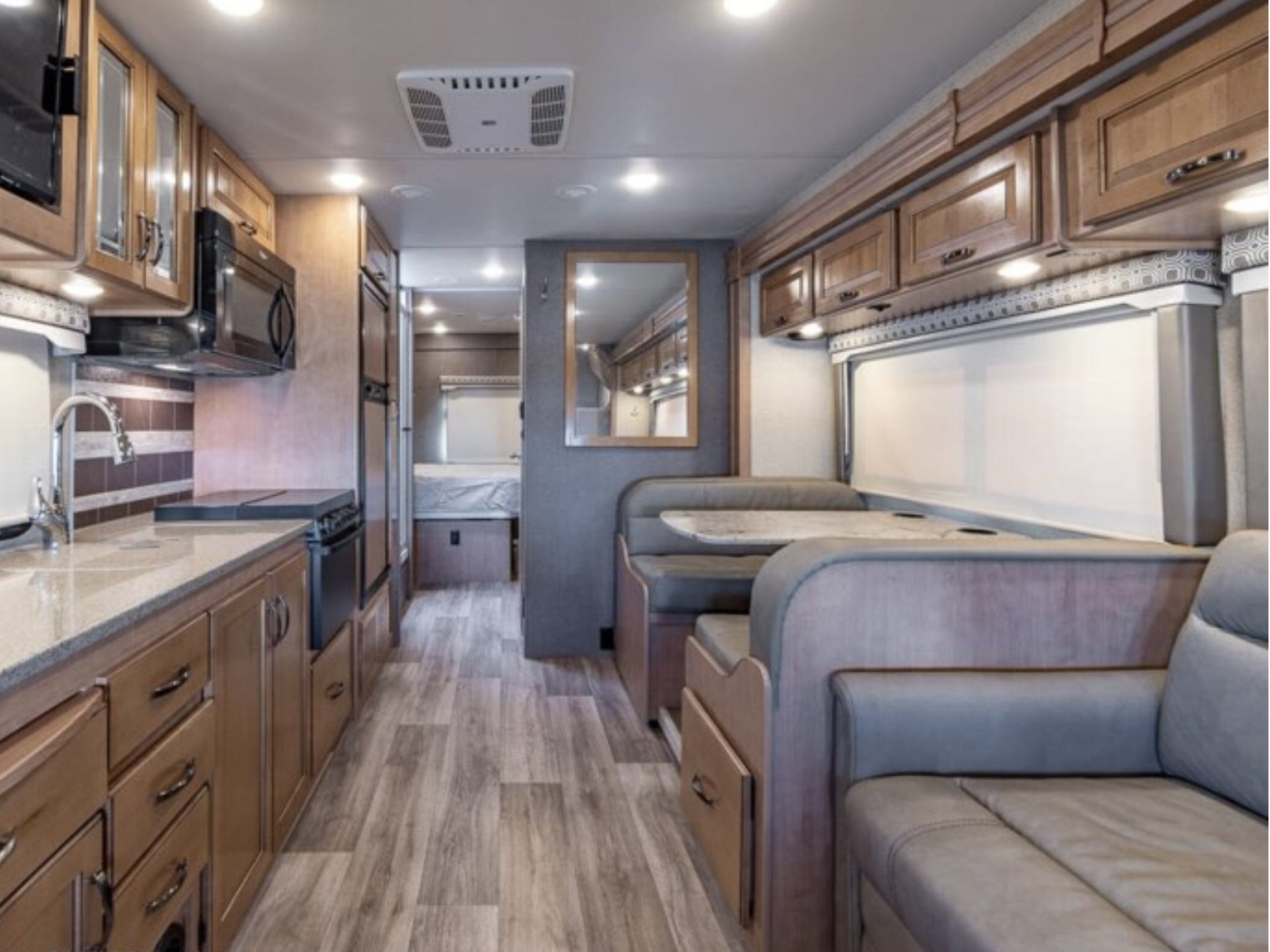 2017 THOR MOTOR COACH FOUR WINDS 31L