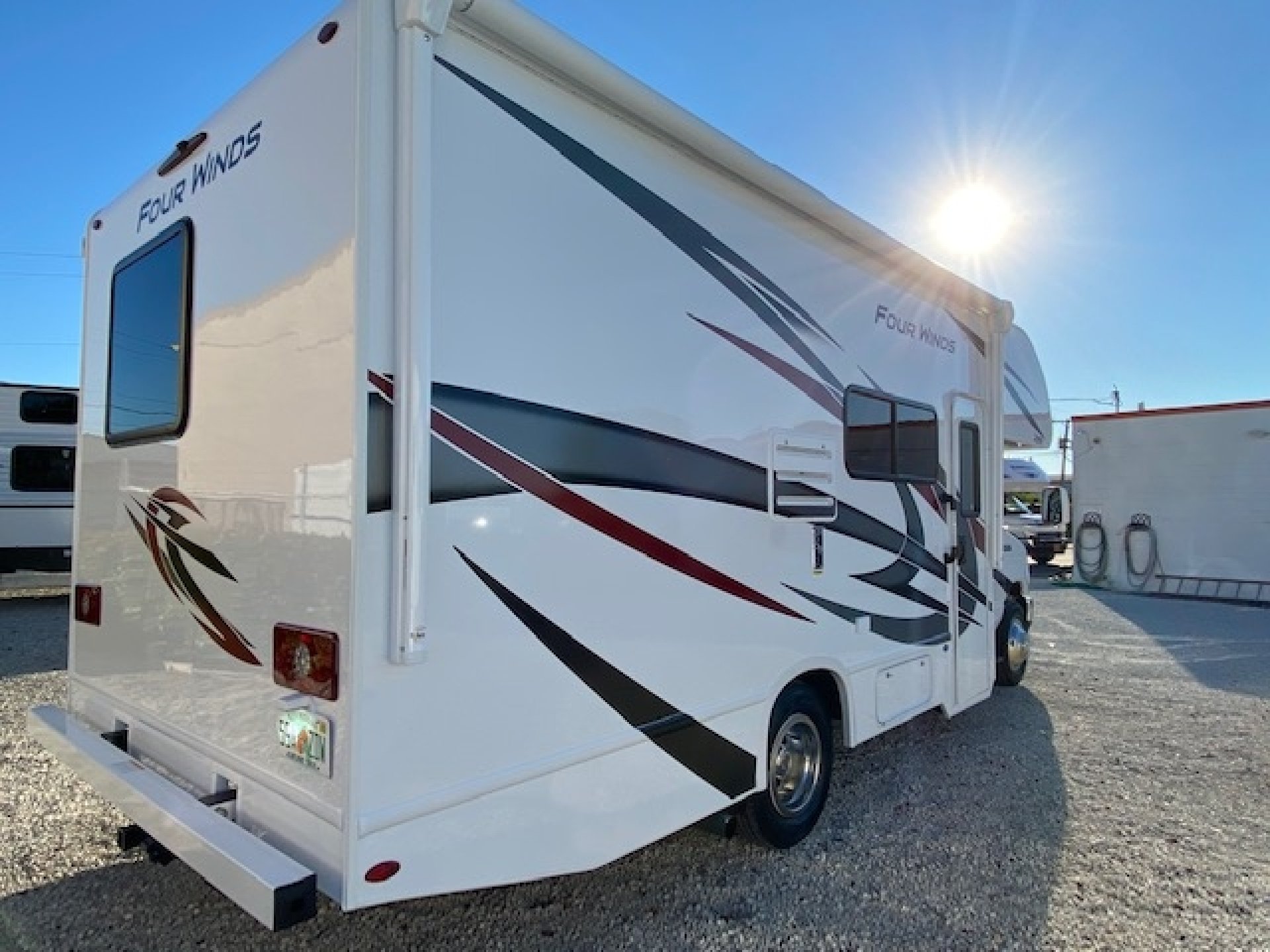 2022 FOREST RIVER Four Winds 22B