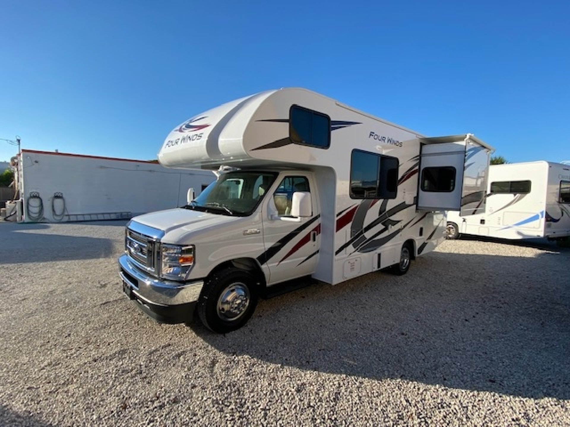 2022 FOREST RIVER Four Winds 22B