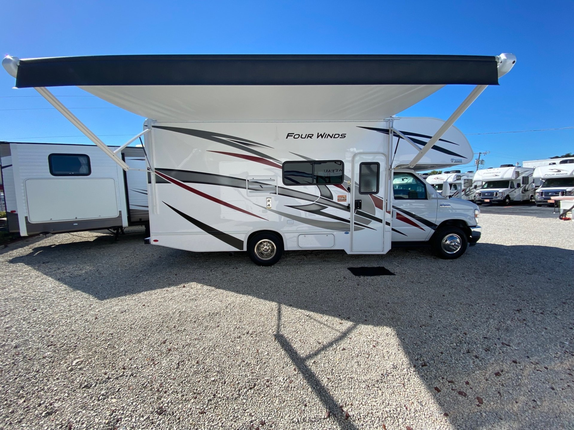 2022 FOREST RIVER Four Winds 22B