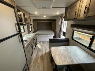2021 GULF STREAM KINGSPORT ULTRA LITE 248BH