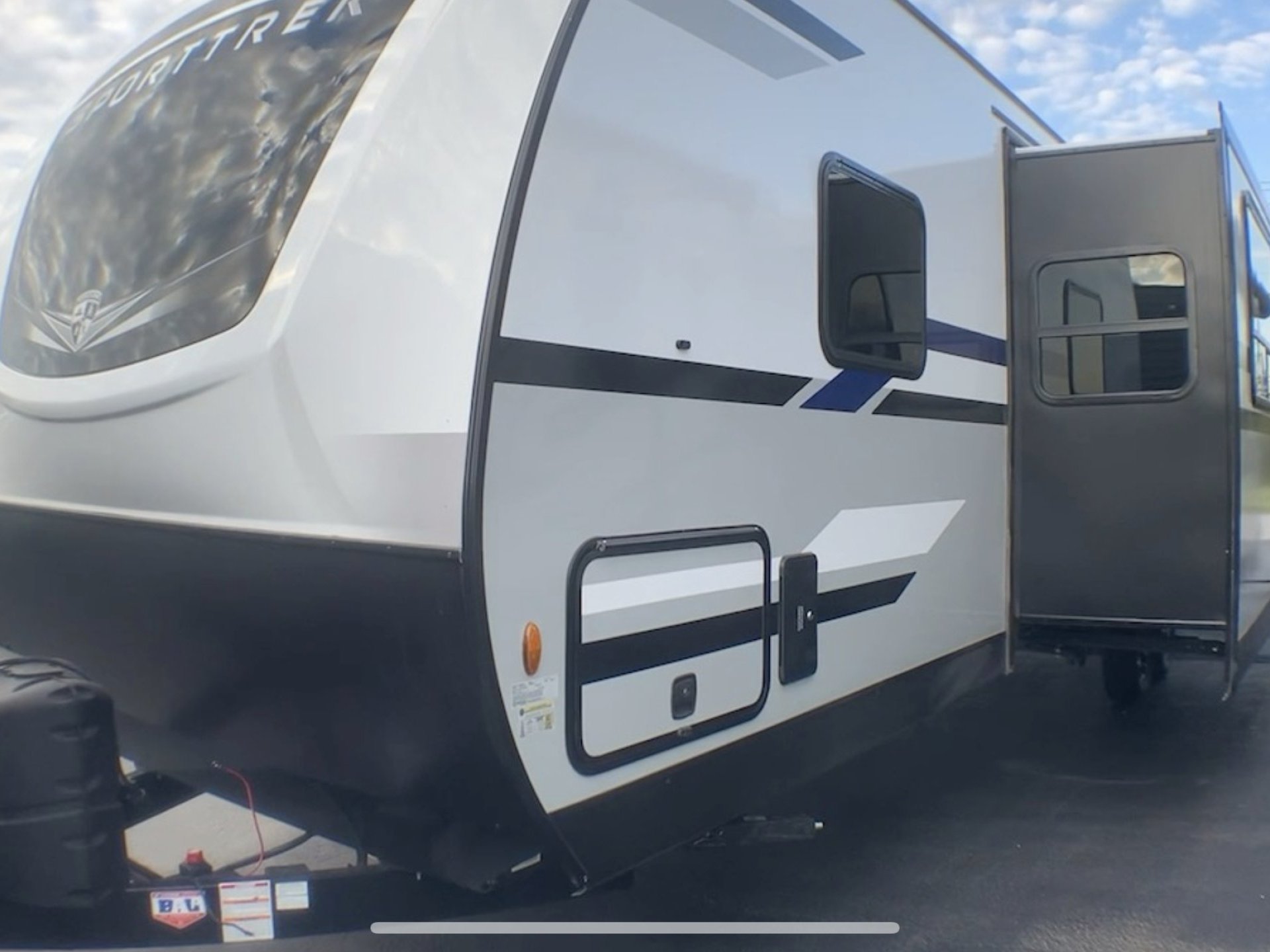 2022 VENTURE SPORTTREK 332VBH