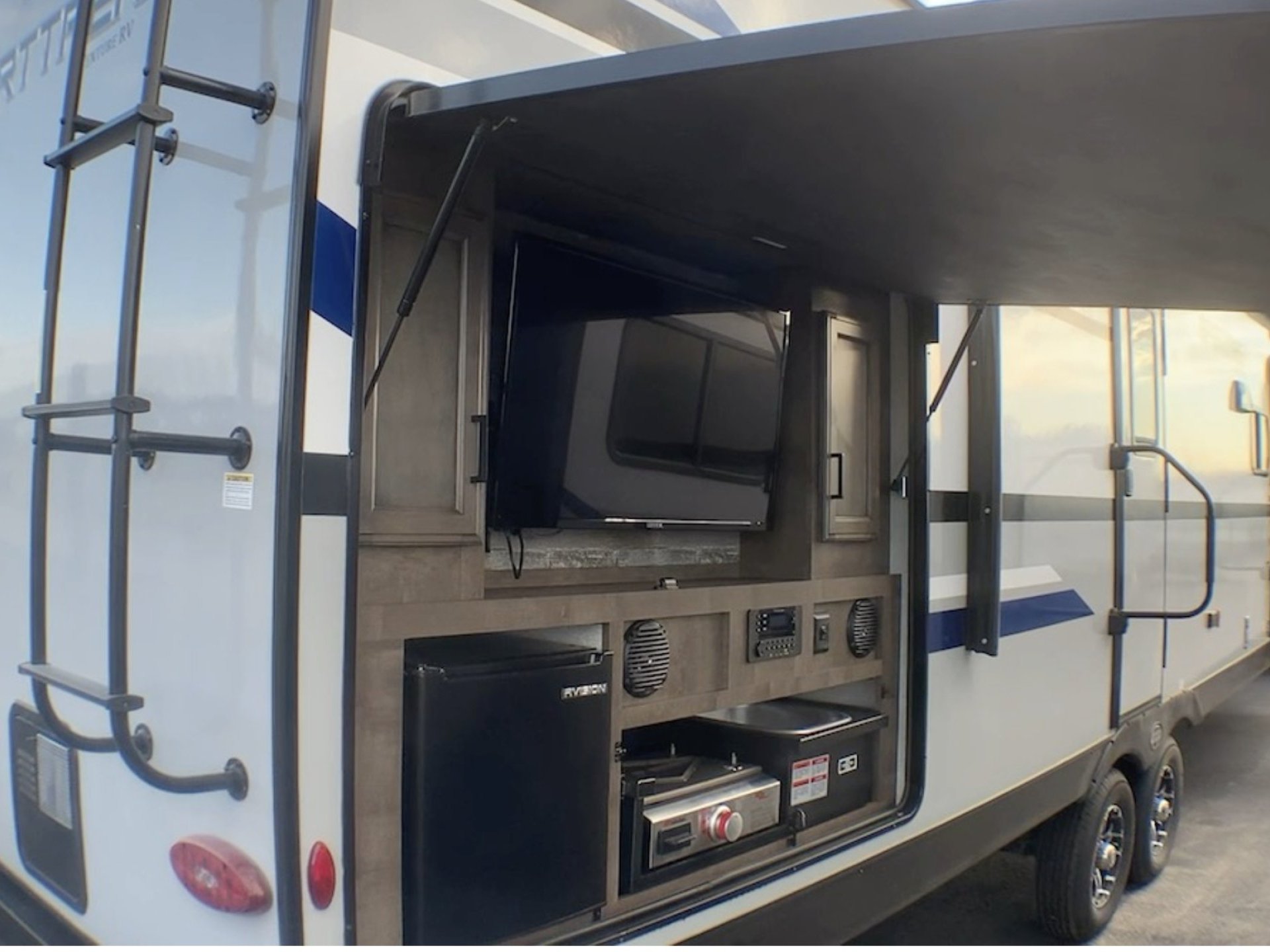 2022 VENTURE SPORTTREK 332VBH