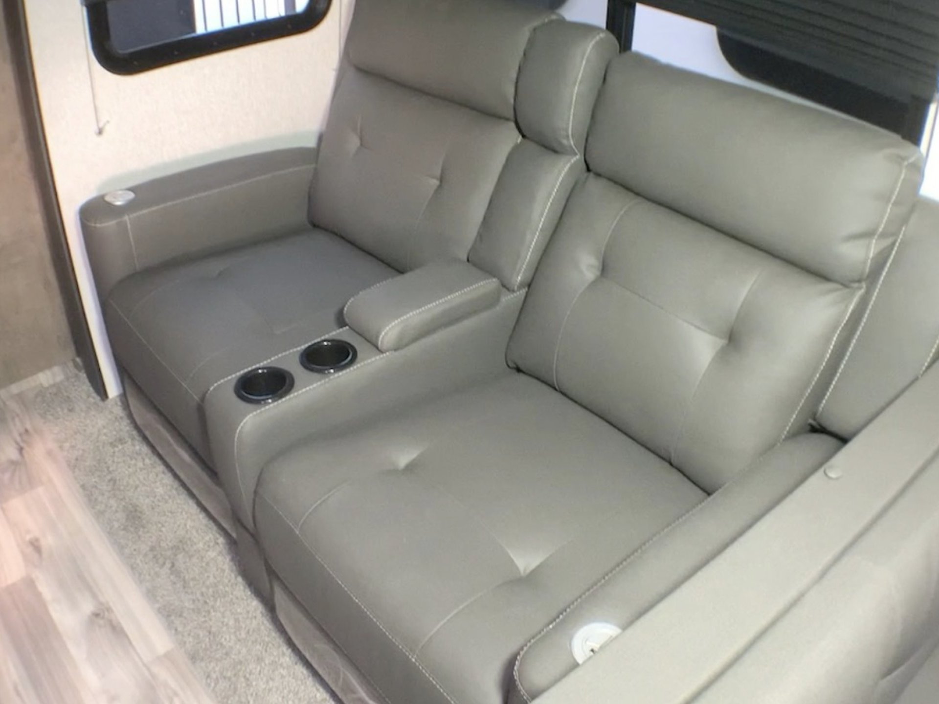2022 VENTURE SPORTTREK 332VBH