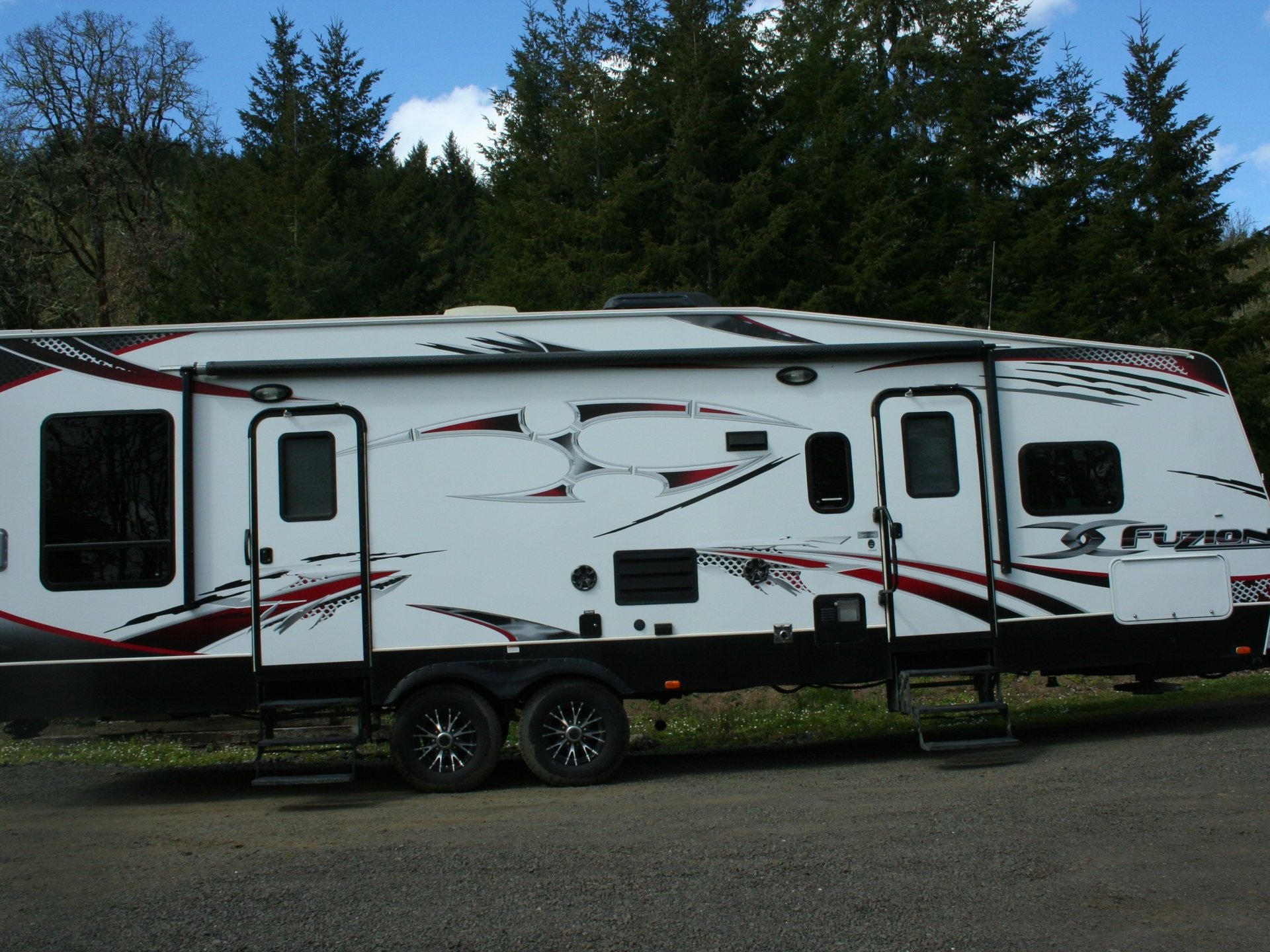 2012 KEYSTONE FUZION 300