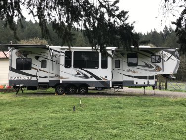 2012 HEARTLAND CYLCONE HD 3800hd