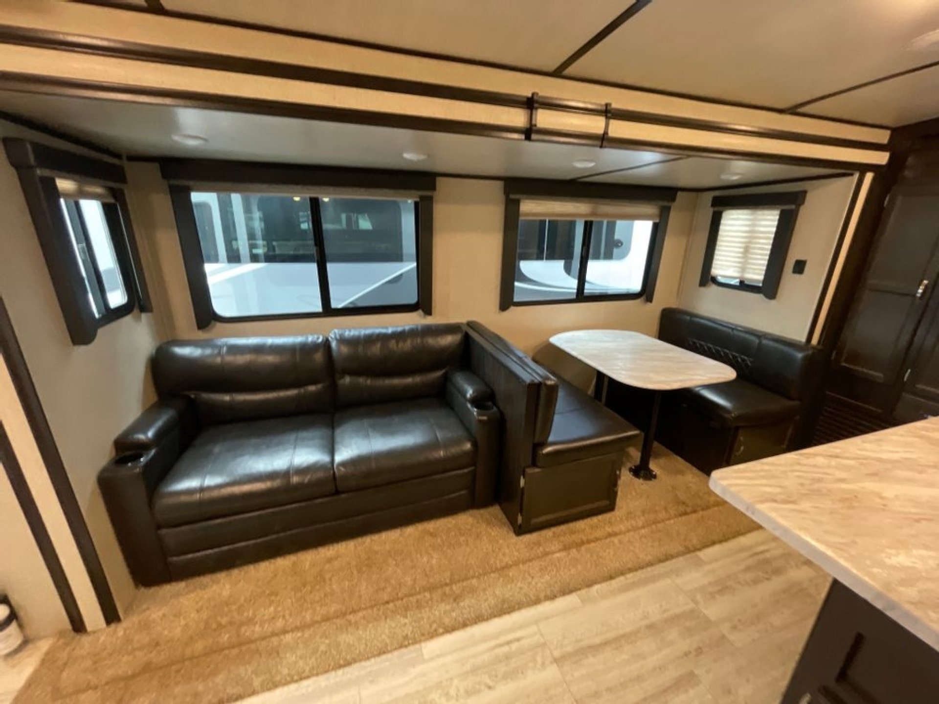 2020 COACHMEN SPIRIT ULTRA LITE 3379BH