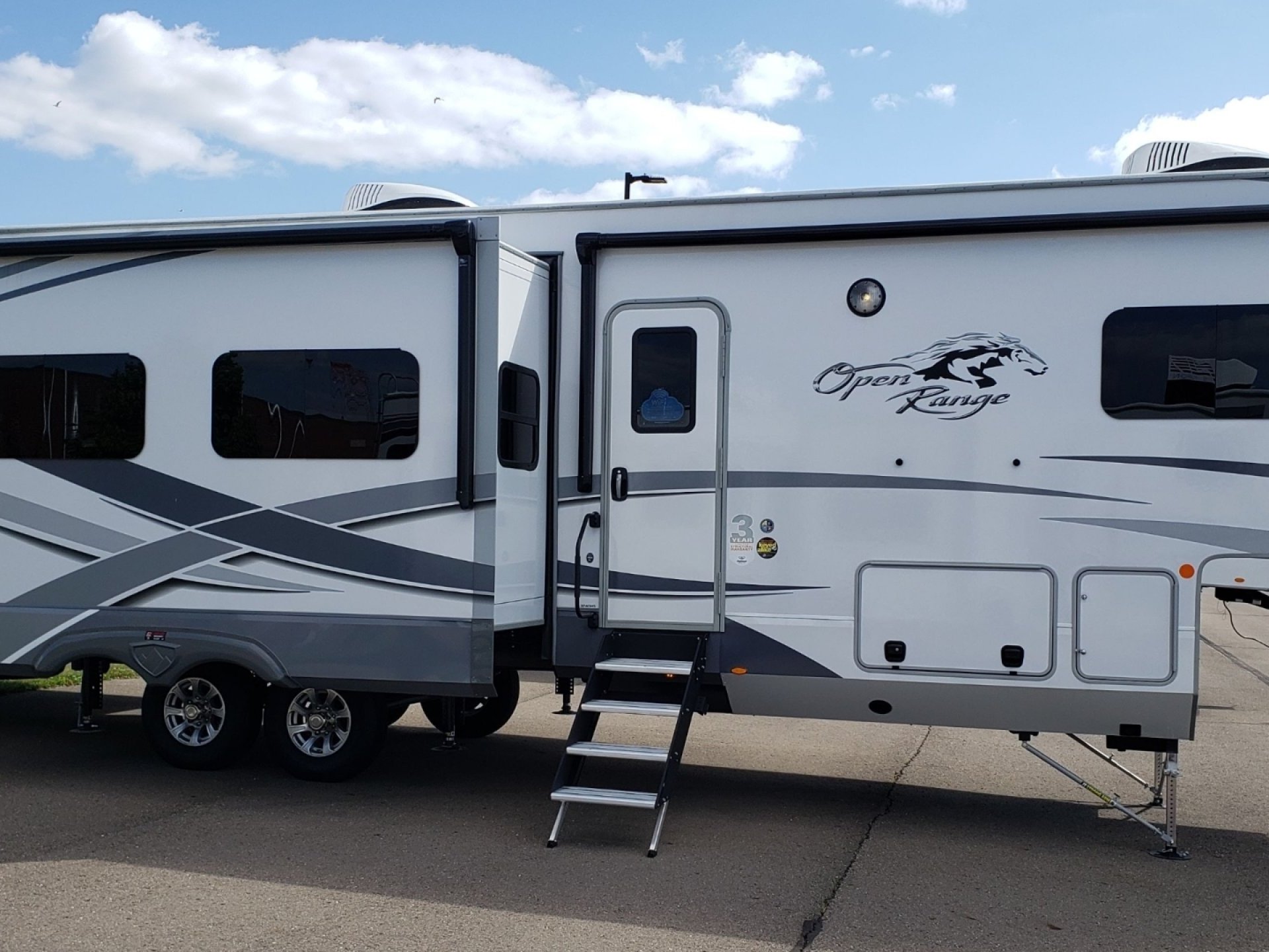 2021 OPEN RANGE Highland Ridge Bh3704