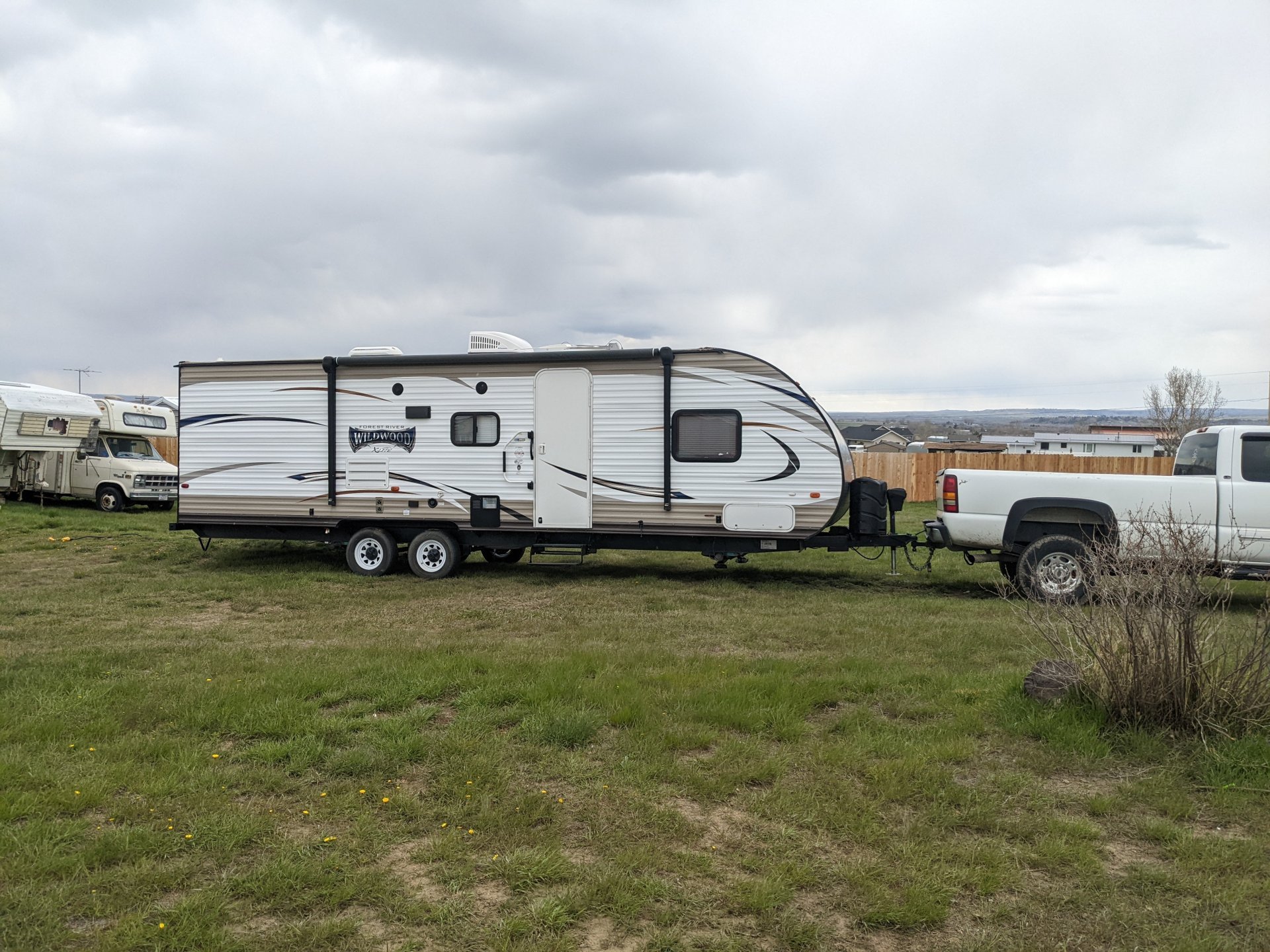 2017 FOREST RIVER WILDWOOD X-LITE 272RBXL