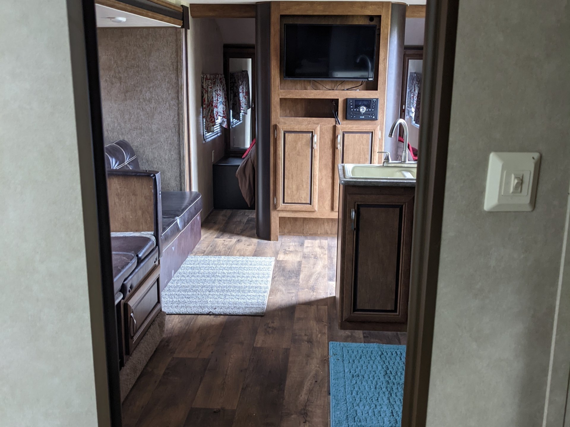 2017 FOREST RIVER WILDWOOD X-LITE 272RBXL