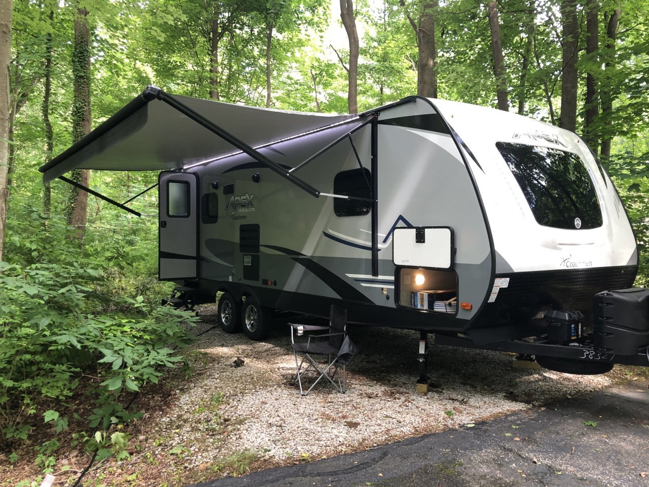 2021 COACHMEN APEX 253 RLS