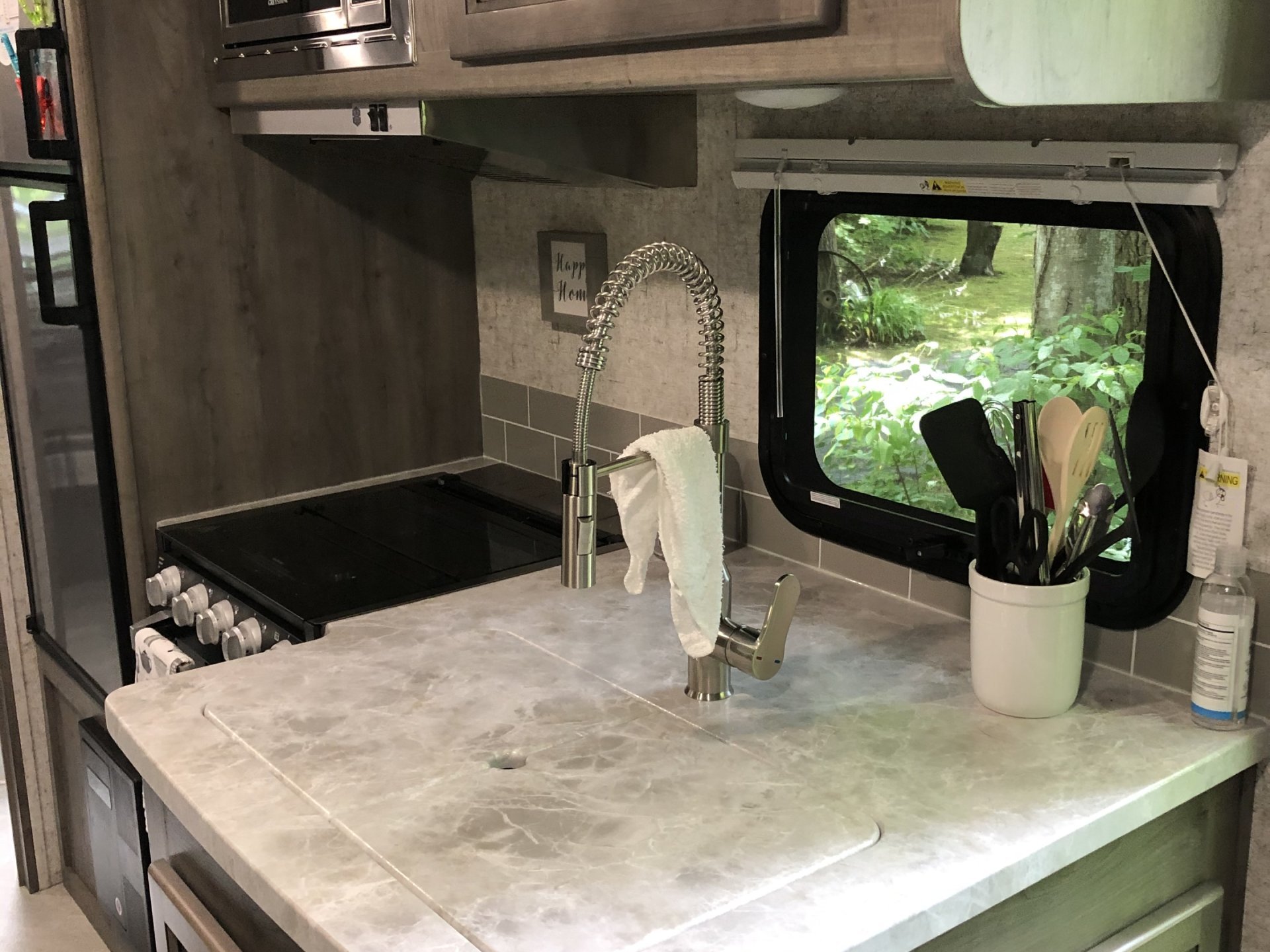 2021 COACHMEN APEX 253 RLS