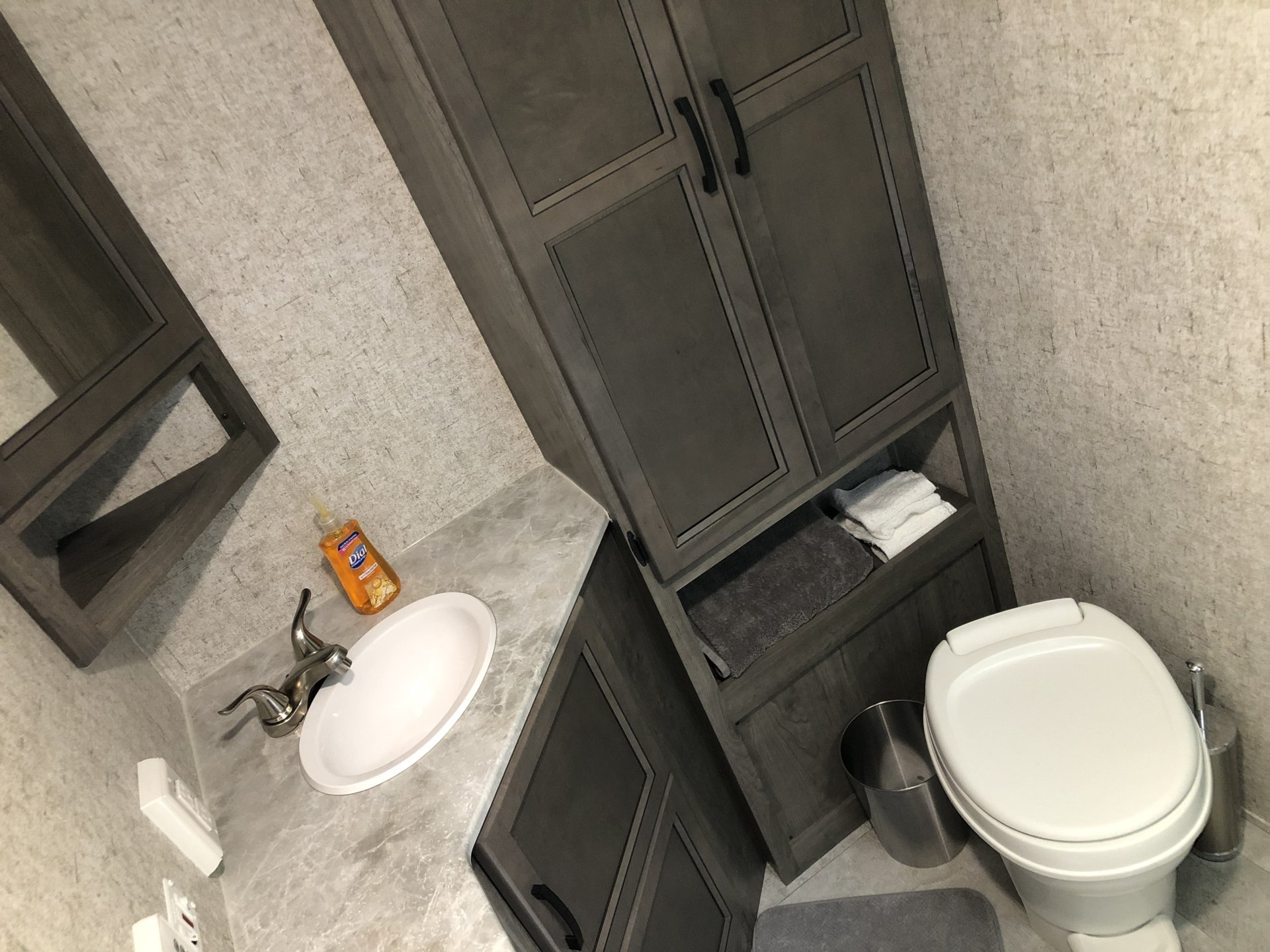 2021 COACHMEN APEX 253 RLS