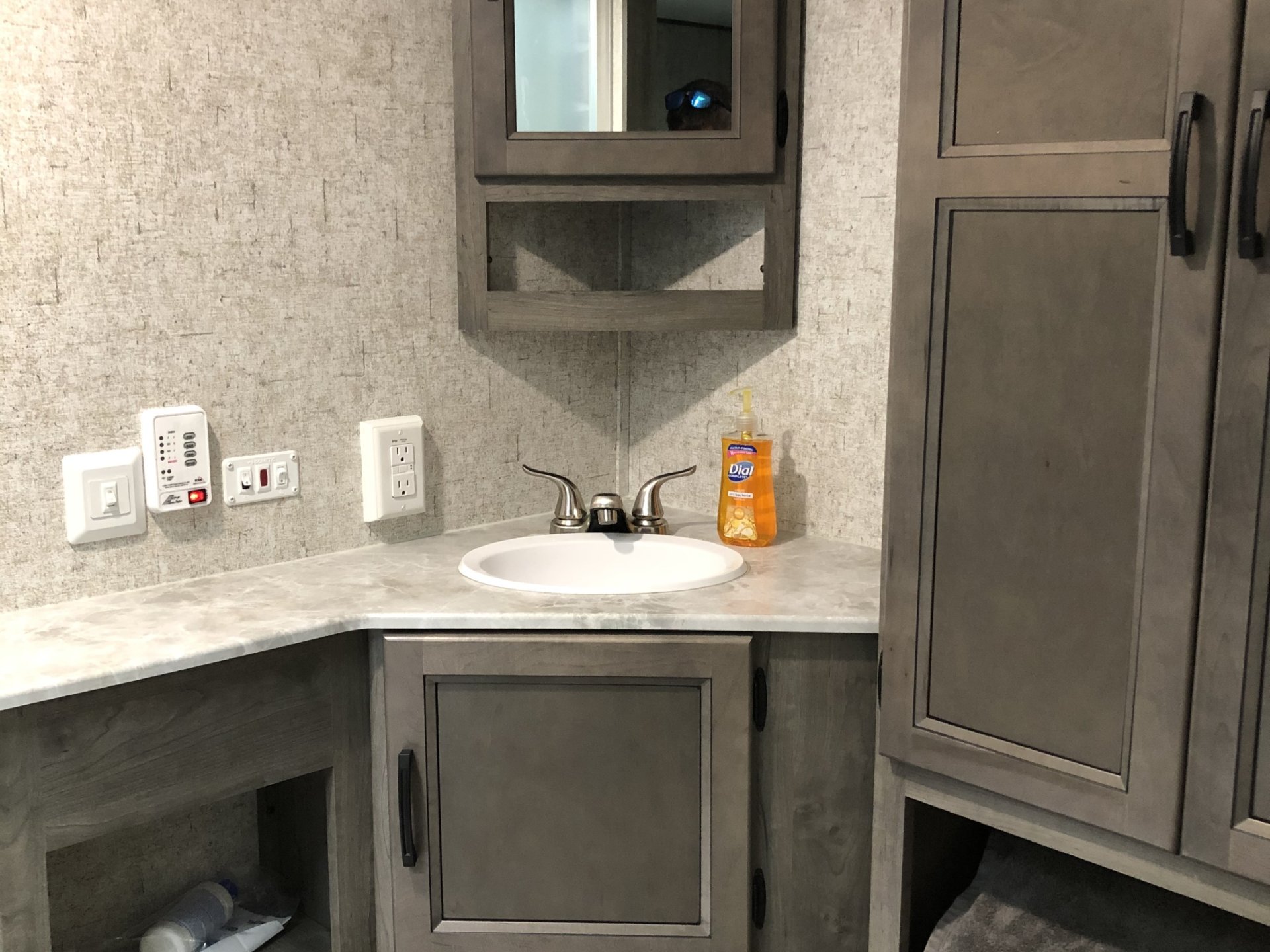 2021 COACHMEN APEX 253 RLS