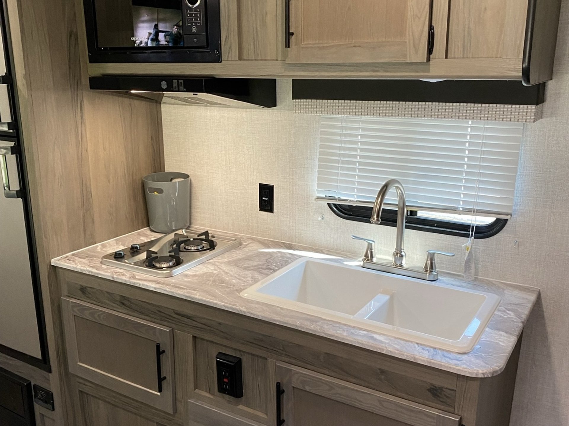 2021 GULF STREAM KINGSPORT 248BH