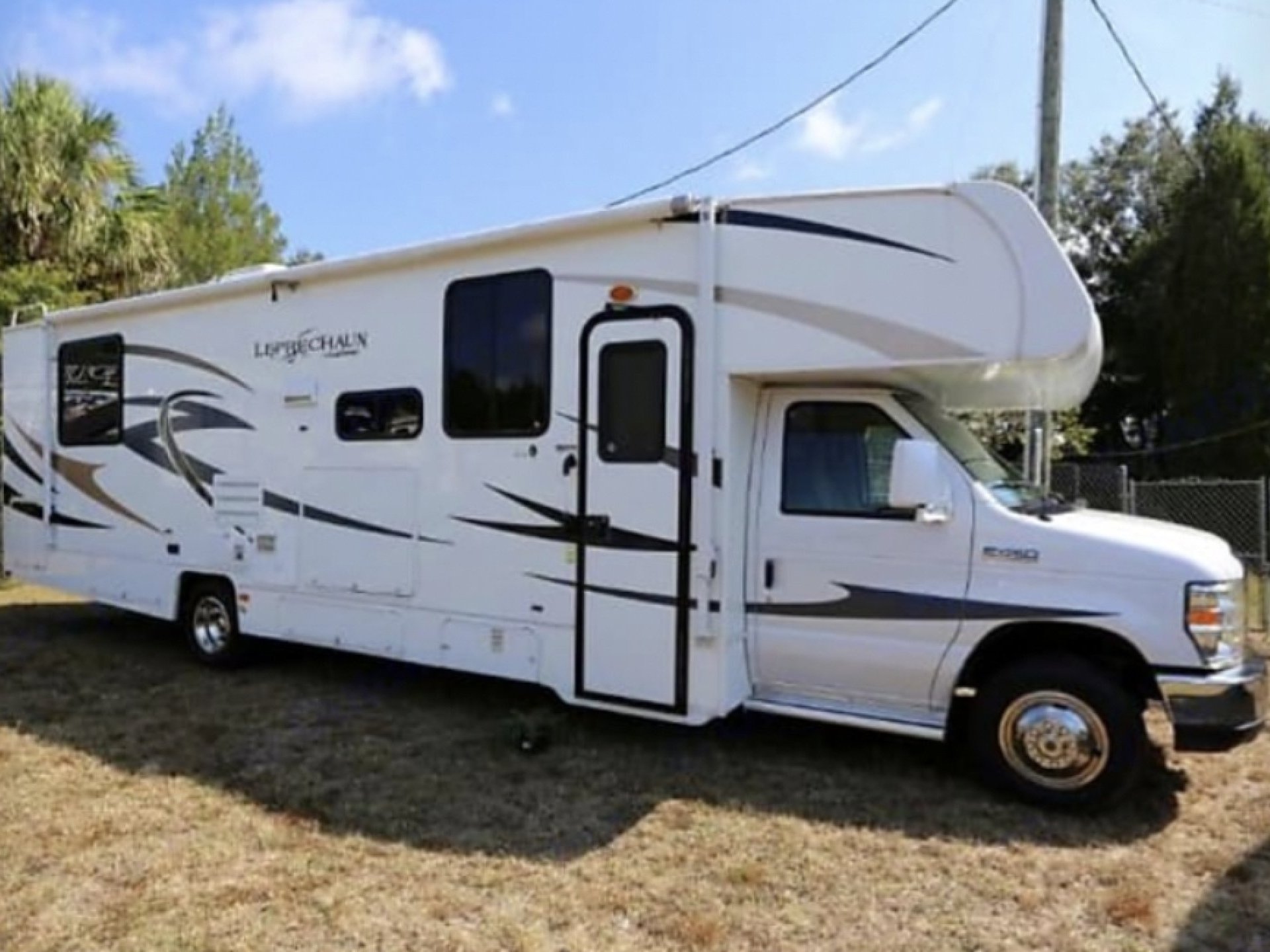 2013 COACHMEN LEPRECHAUN 320BH Good Sam RV Rentals
