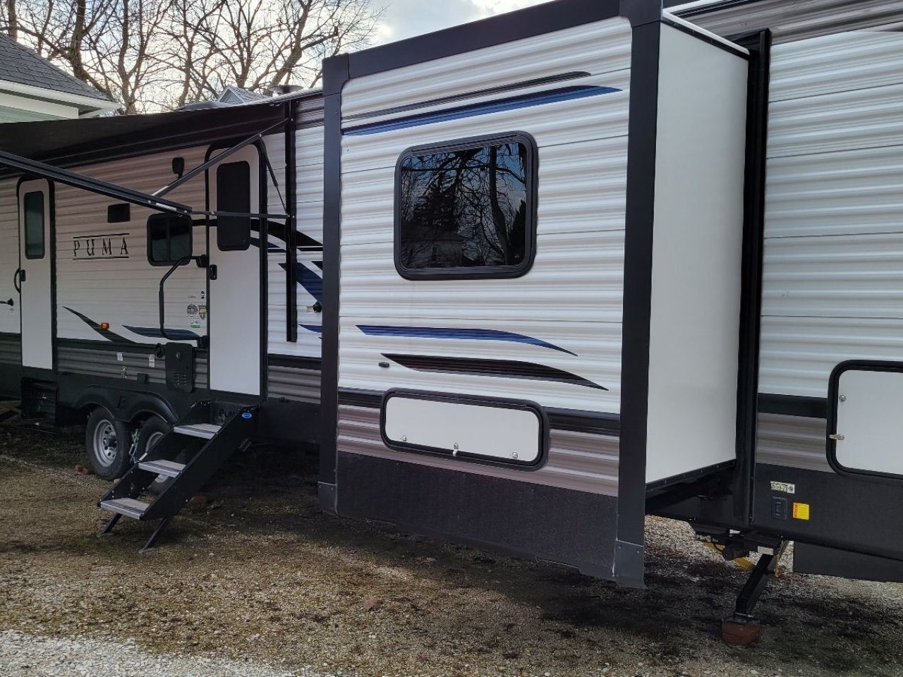 2022 FOREST RIVER PALOMINO 32BHQS 