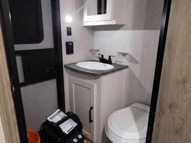 2022 FOREST RIVER PALOMINO 32BHQS 