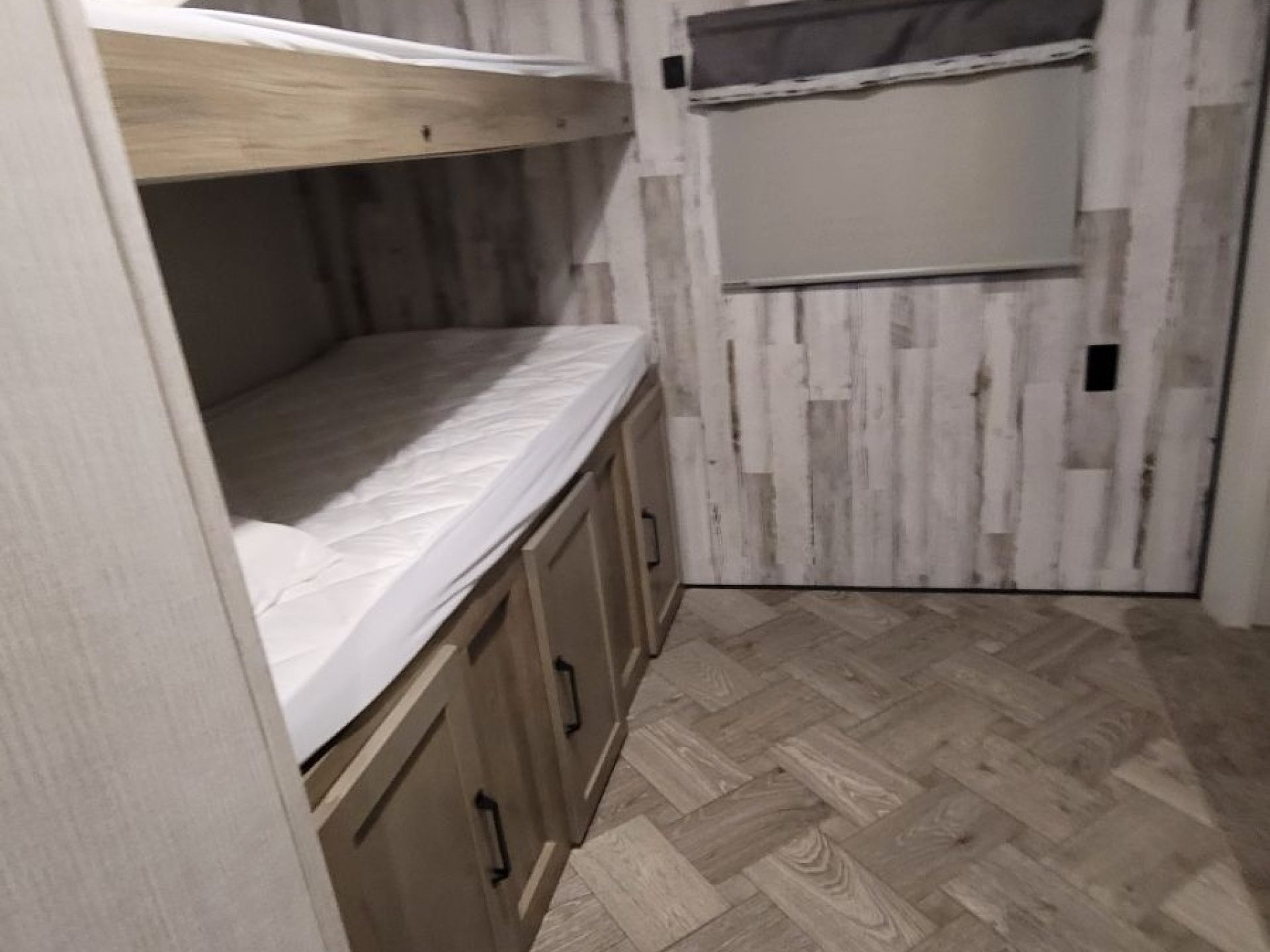 2022 FOREST RIVER PALOMINO 32BHQS 