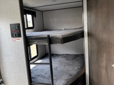 2021 Coleman Coleman Light  24BH