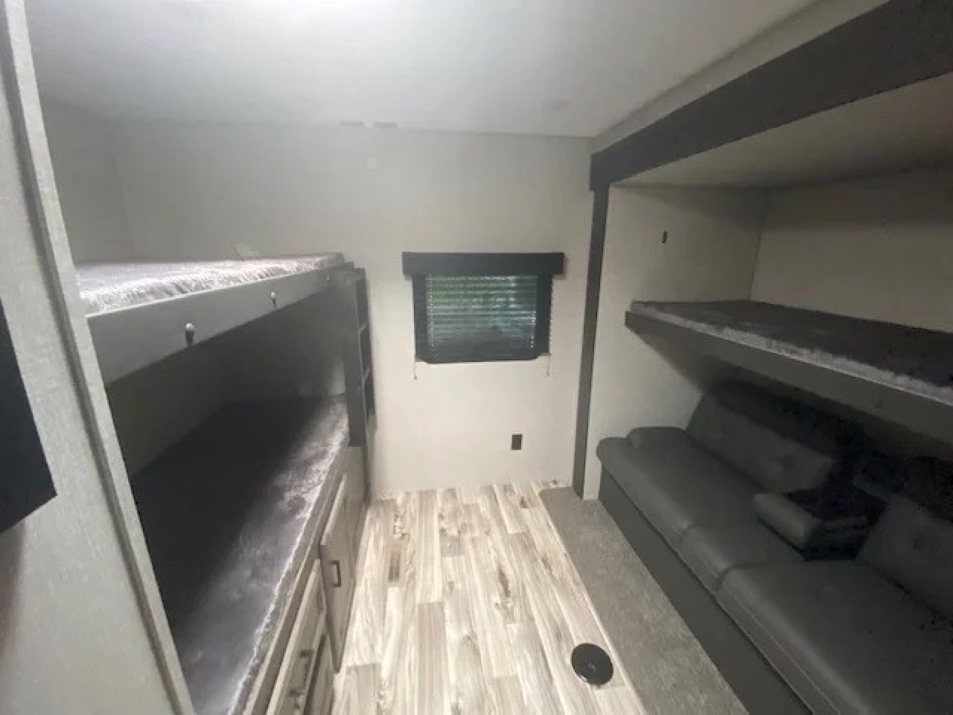 2021 VENTURE SPORTTREK 332VBH