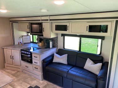2022 COACHMEN APEX 300BHS