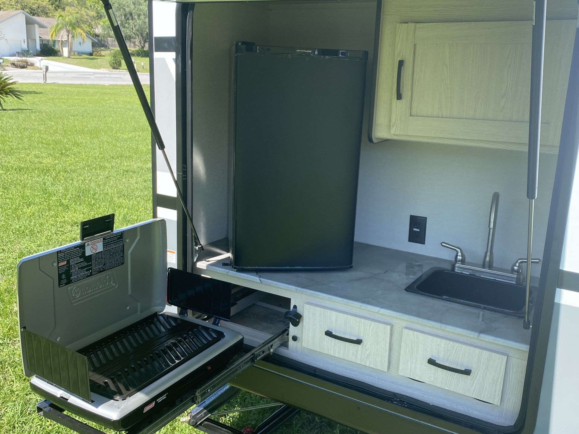 2022 COACHMEN APEX 300BHS