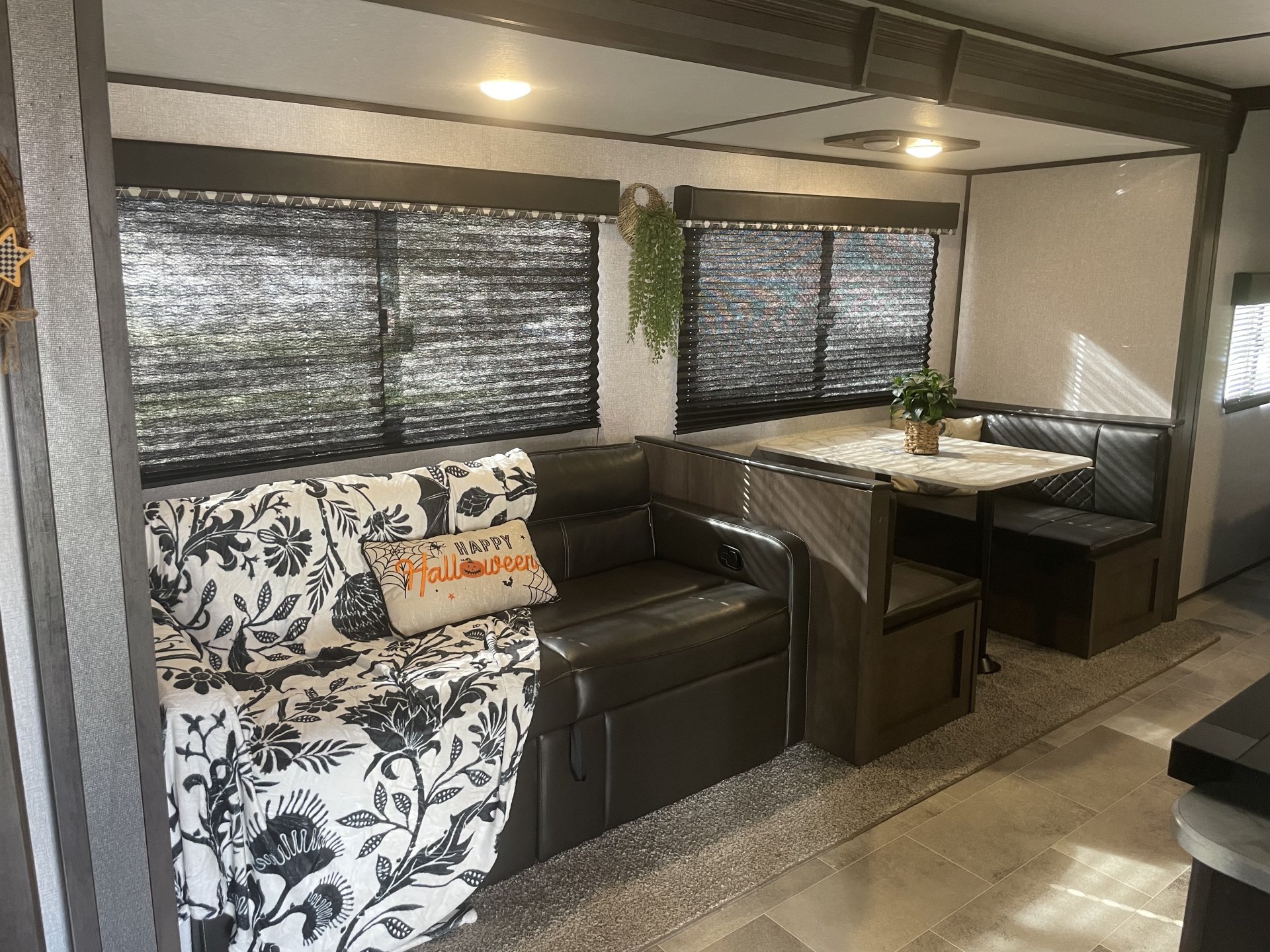 2021 COLEMAN KEYSTONE 285BH Good Sam RV Rentals