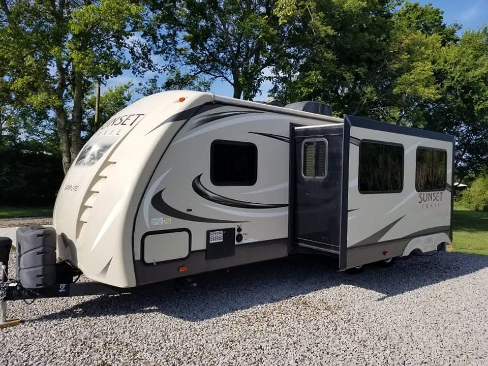 2017 CROSSROADS SUNSET TRAIL SUPER LITE 320B