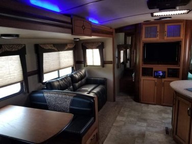 2017 CROSSROADS SUNSET TRAIL SUPER LITE 320B