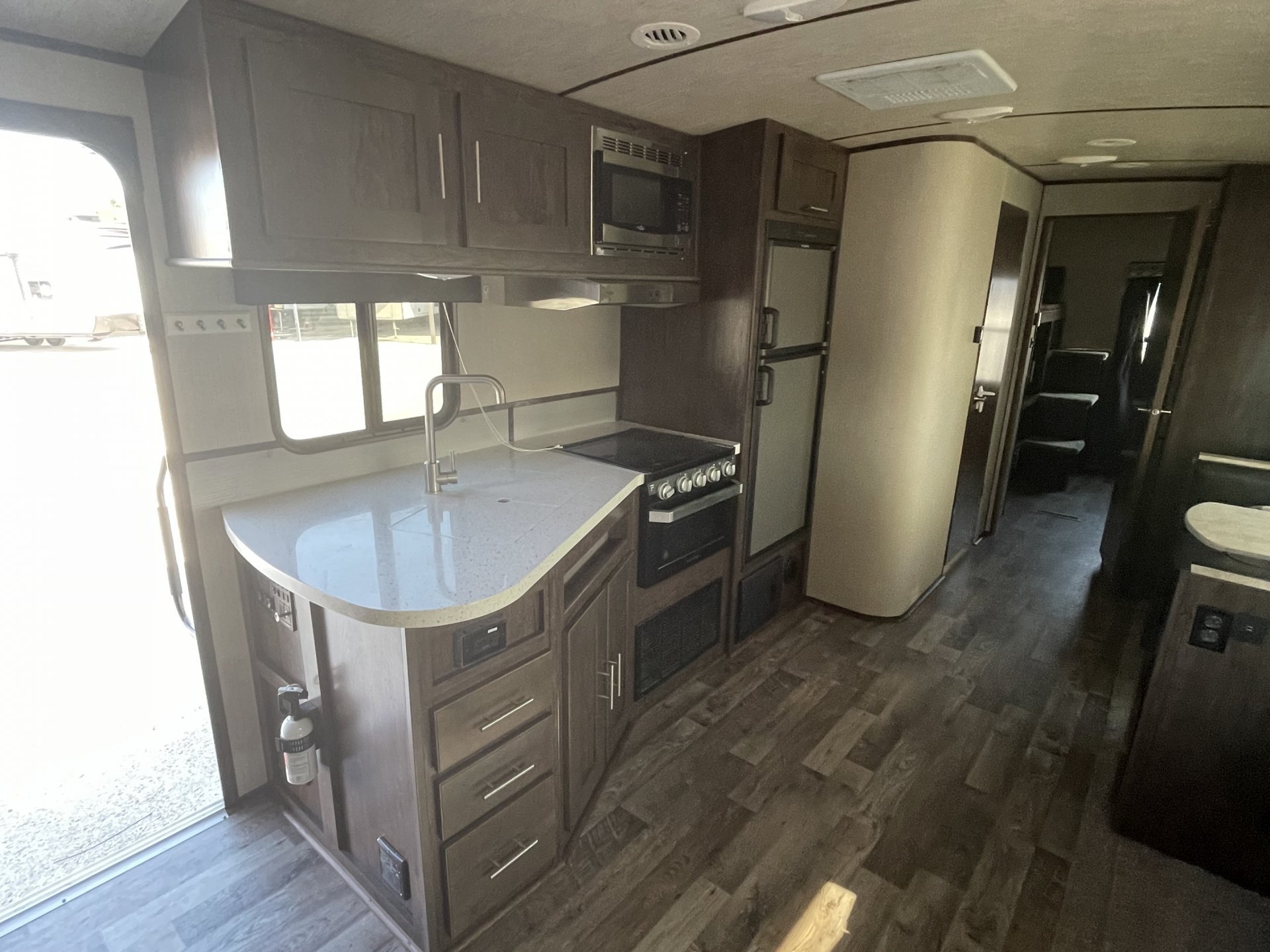 2018 Cruiser  Radiance  30DS