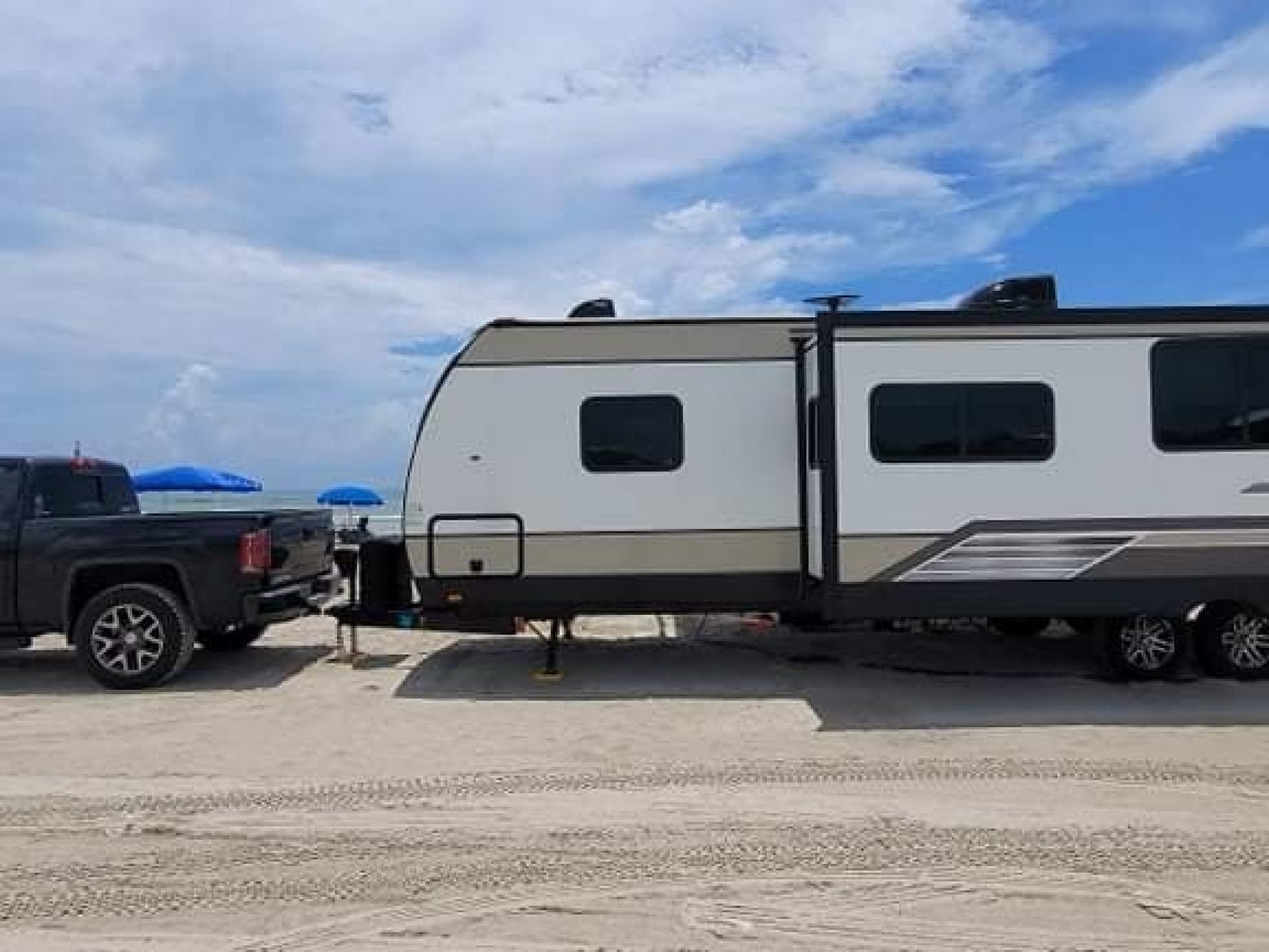 2018 Cruiser  Radiance  30DS