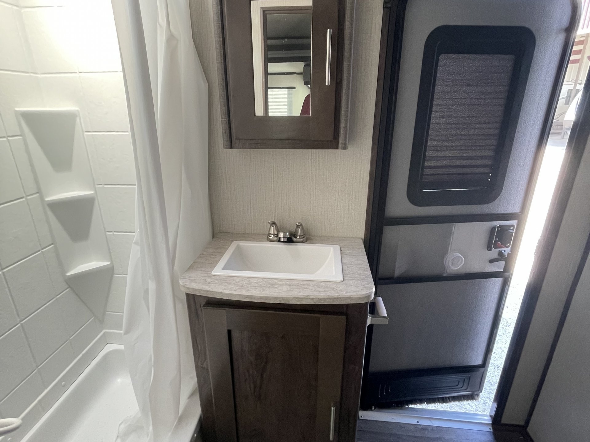 2018 Cruiser  Radiance  30DS